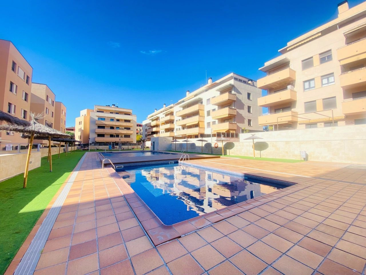 Apartment 97 m2 by the beach