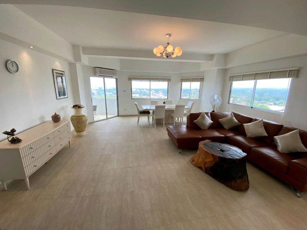 Bright apartment 95 m2 in a picturesque area in Pattaya