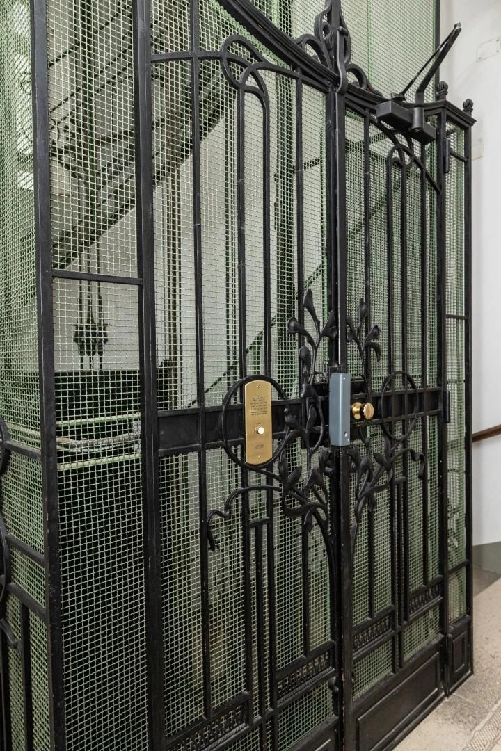 维也纳历史建筑内 2+1 公寓