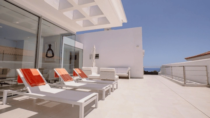 Modern 4+1 villa with ocean views in Tenerife