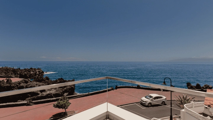 Modern 4+1 villa with ocean views in Tenerife