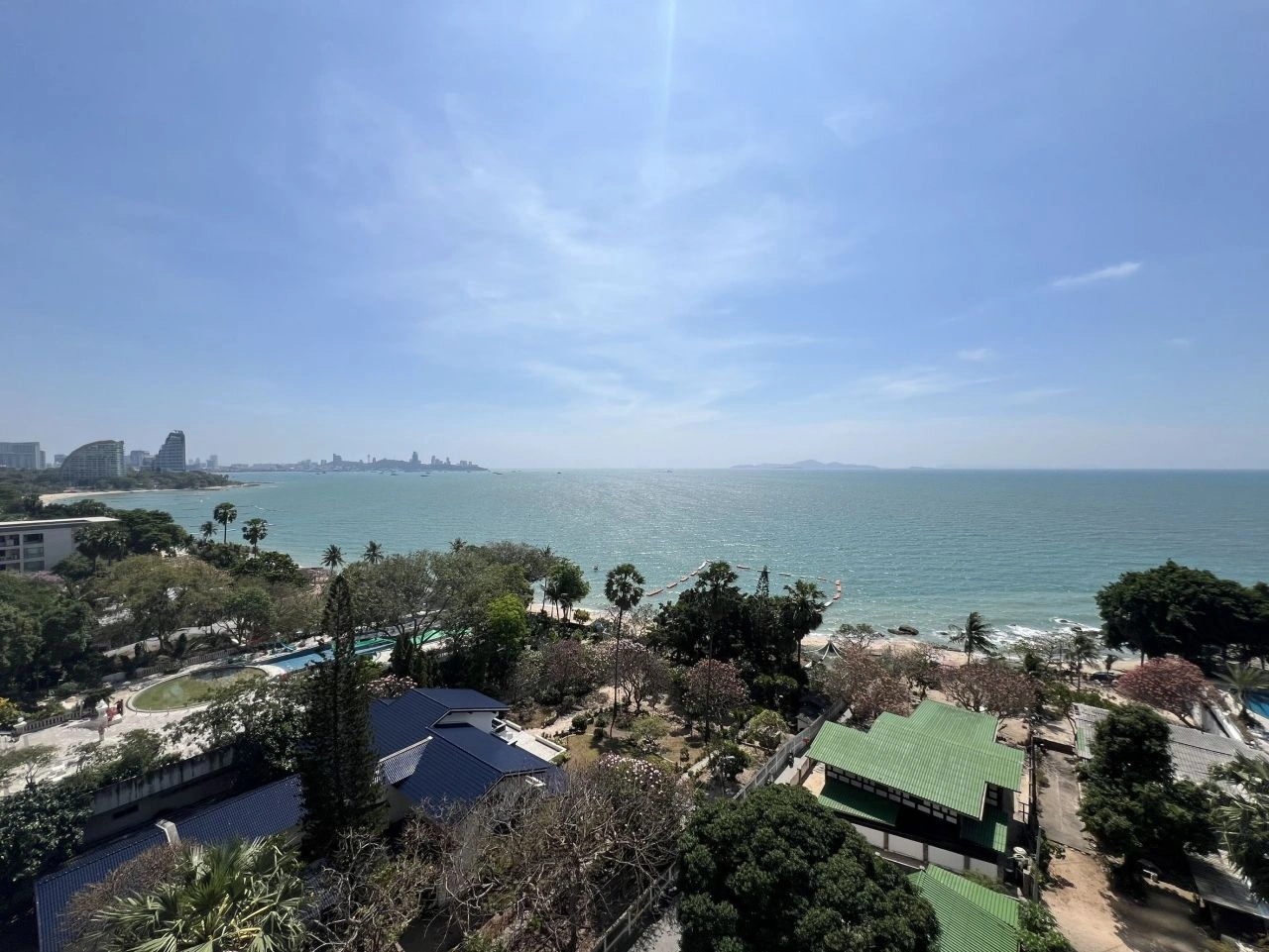 Apartment 93 m2 with sea view in Pattaya