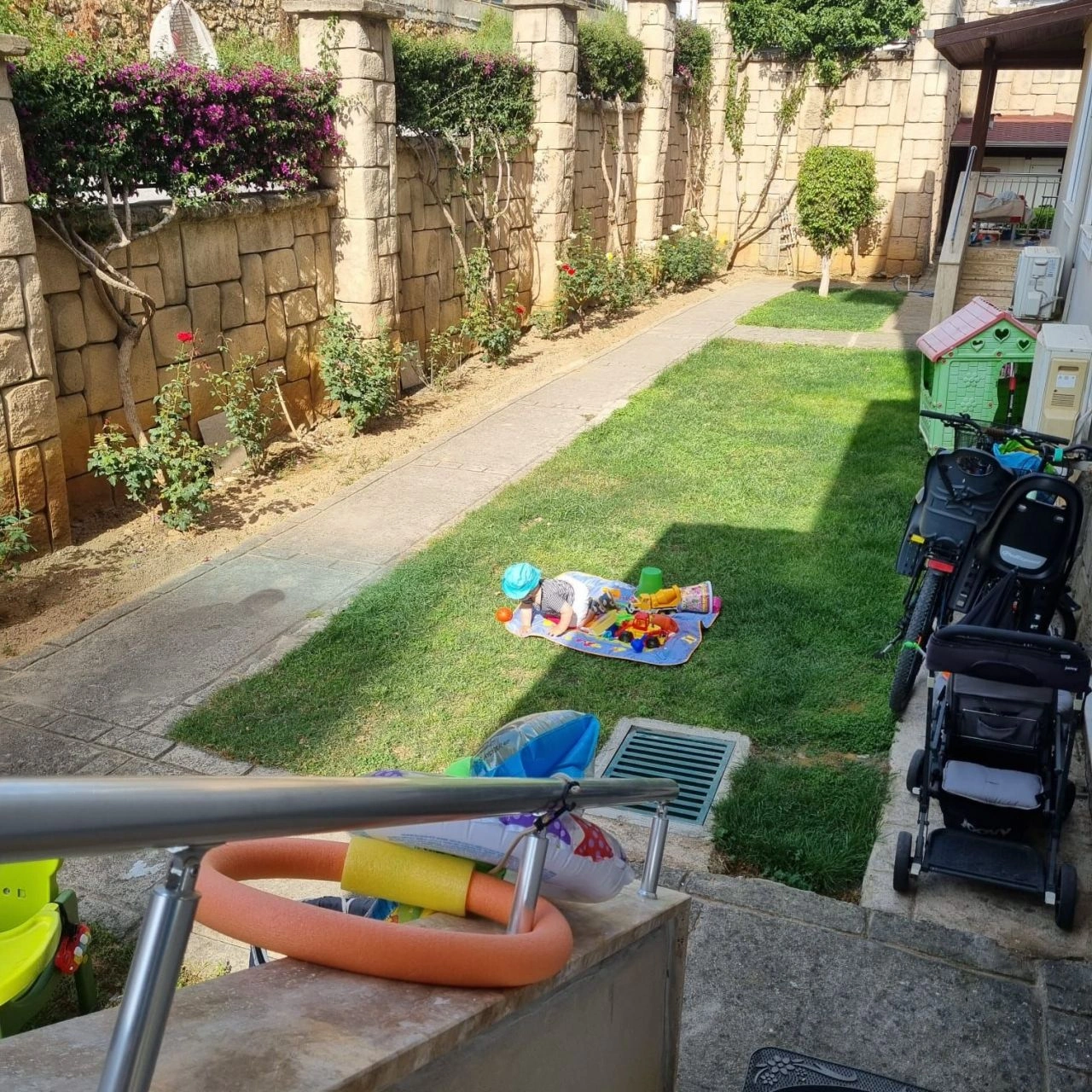 دوبلكس 4 غرف نوم مع مدخل للحديقة في ألانيا، تركيا