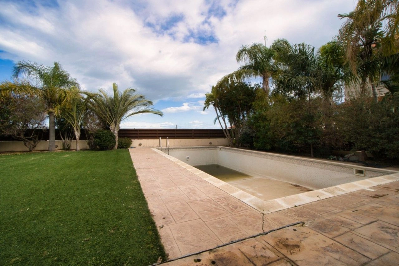 Villa Larnaca 695k € ✅ Luxusimmobilie Zypern