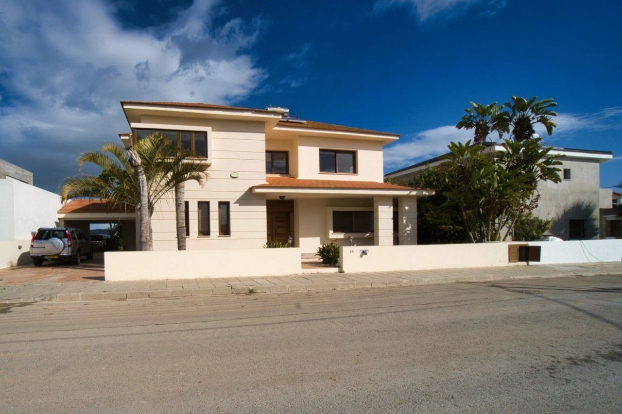 Villa Larnaca 695k € ✅ Luxusimmobilie Zypern