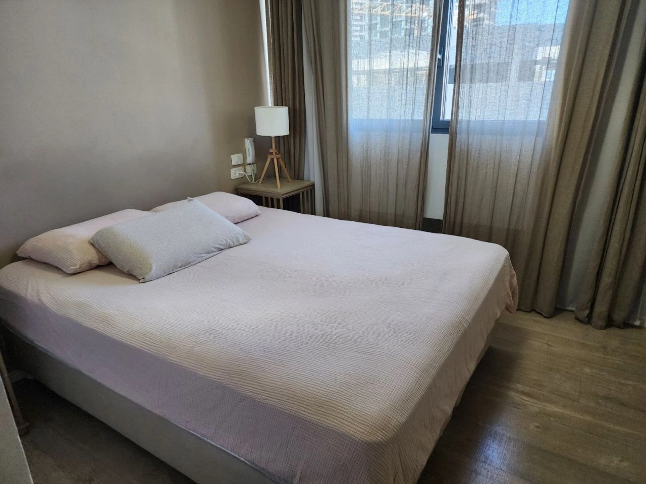 شقة مع شرفة واسعة في زاميريت بارك في تل أبيب، إسرائيل