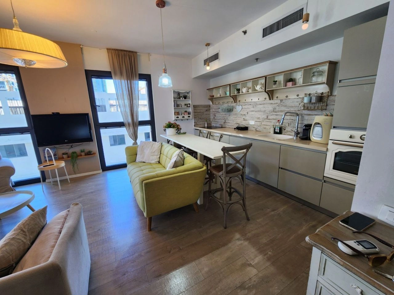 شقة مع شرفة واسعة في زاميريت بارك في تل أبيب، إسرائيل