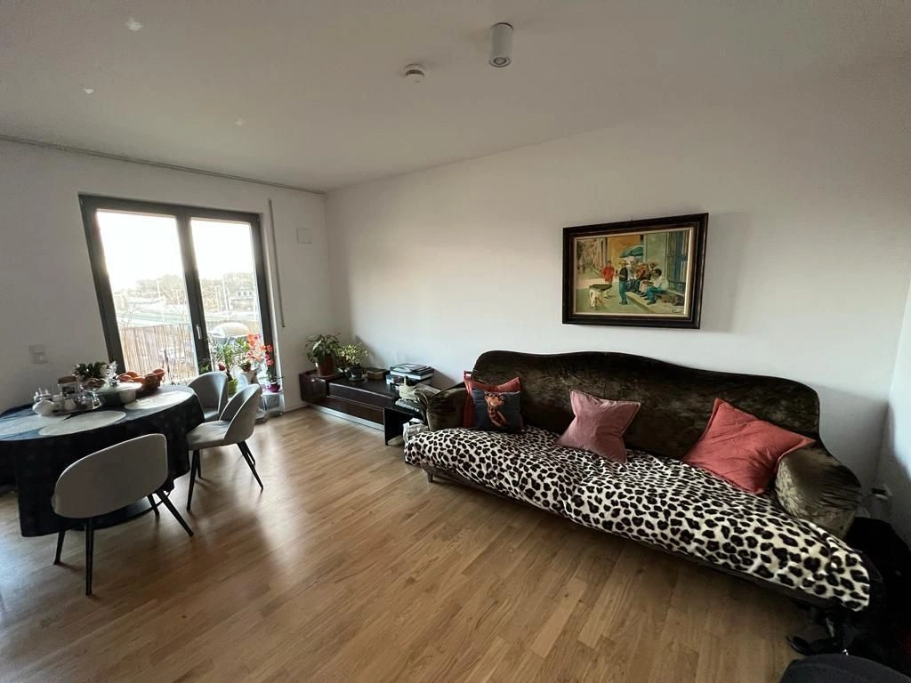 شقة حديثة بالقرب من فولكسبارك فيلمرسدورف، برلين، 93 متر مربع