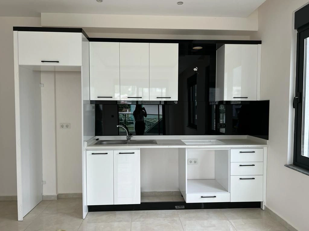 Alanya Mahmutlar'da modern 1+1 deniz kenarı daire, Türkiye