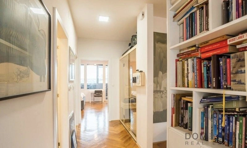 آپارتمان 2+1 در یک ساختمان مدرن در مرکز لیوبلیانا