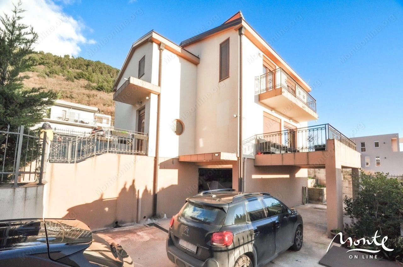 فيلا عائلية 150 م² مع إطلالات بانورامية