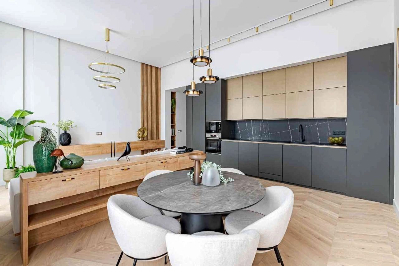 Apartment 104 m2 in historic building of Budapest, Hungary