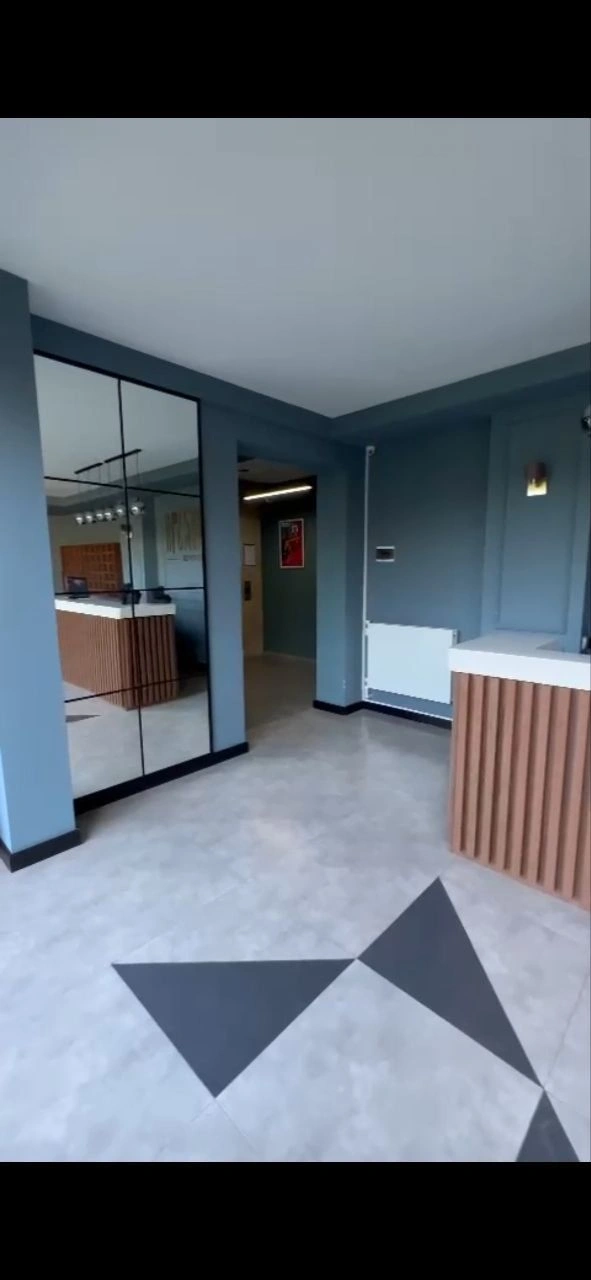 شقة فسيحة بغرفة نوم واحدة، 54 متر مربع، تقع في حي فيرا، تبليسي، الطابق الرابع، تطل على المعالم، عقارات في جورجيا ✅ معتمدة من قبل خبراء VelesClub Int.