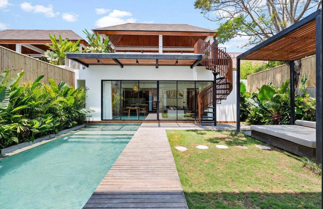 Villa 4+1 in Canggu mit Designer-Finish und Pool