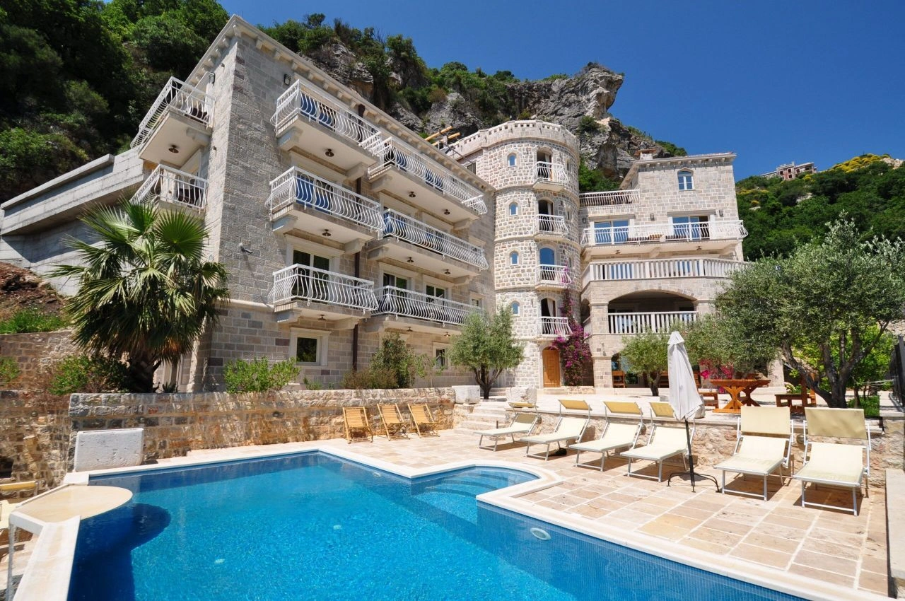 布德瓦一线海岸 500 m2 豪华城堡