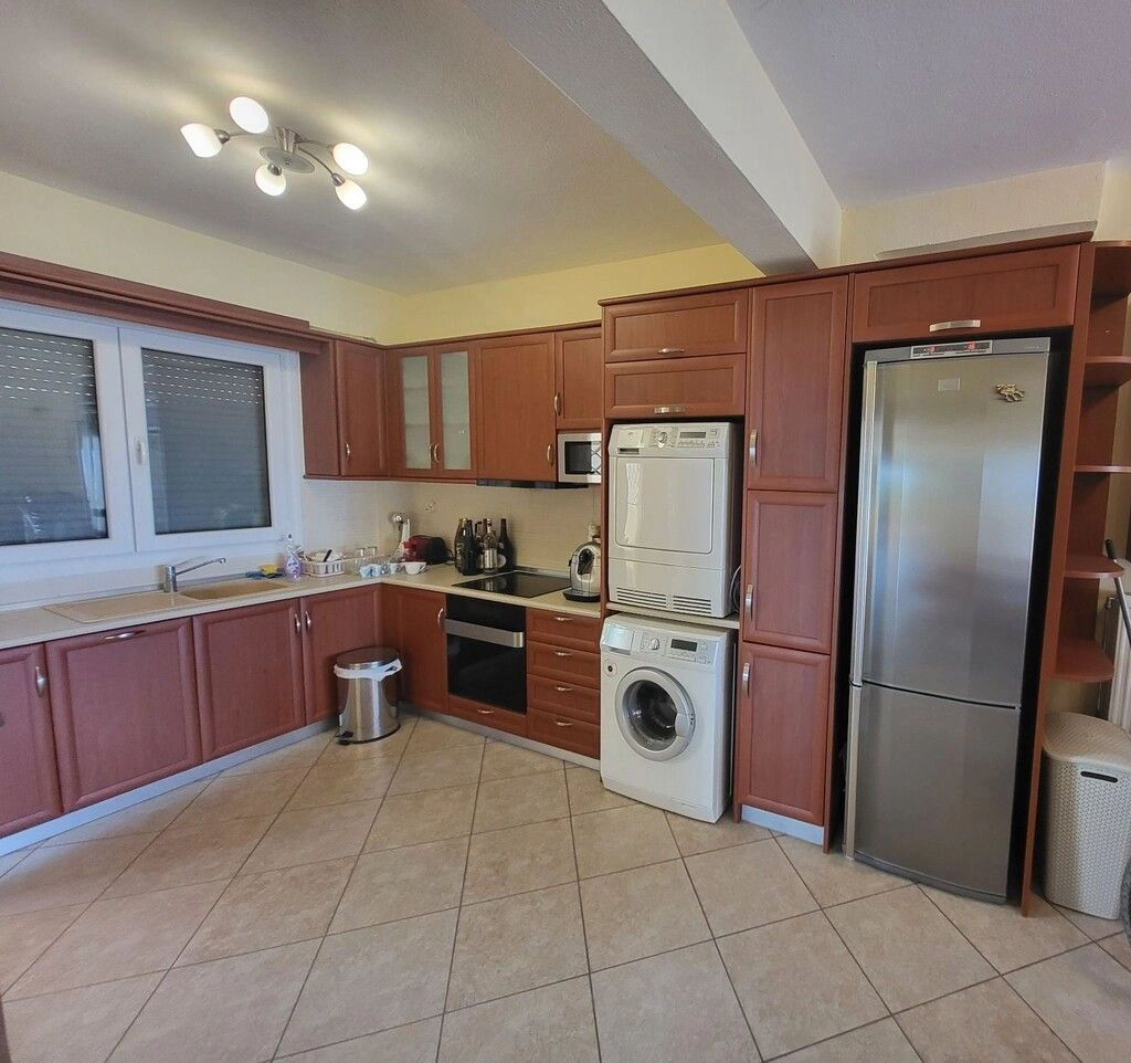 Three-bedroom townhouse 10 meters from the beach on the Sithonia peninsula