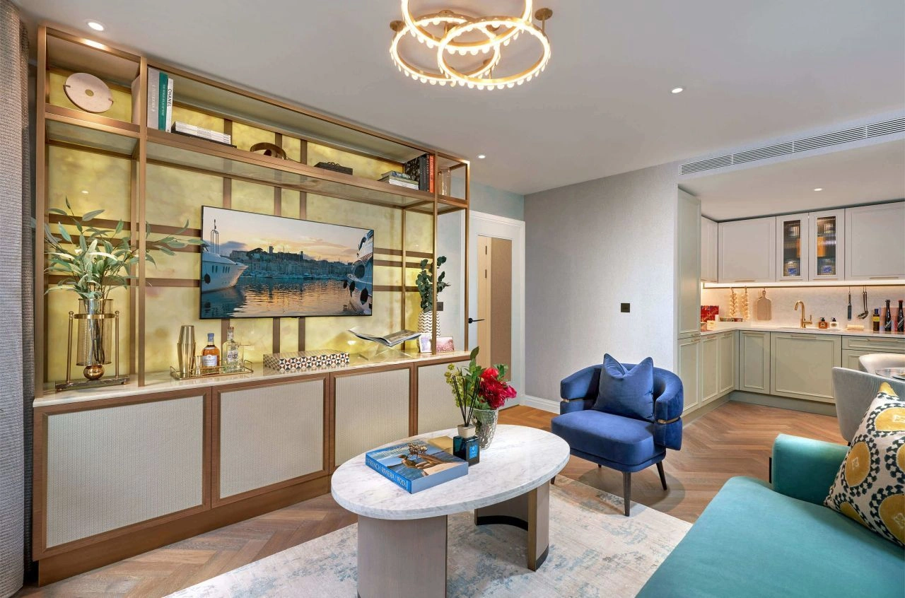 Luxury 1+1 Apartment Near the Sea in London