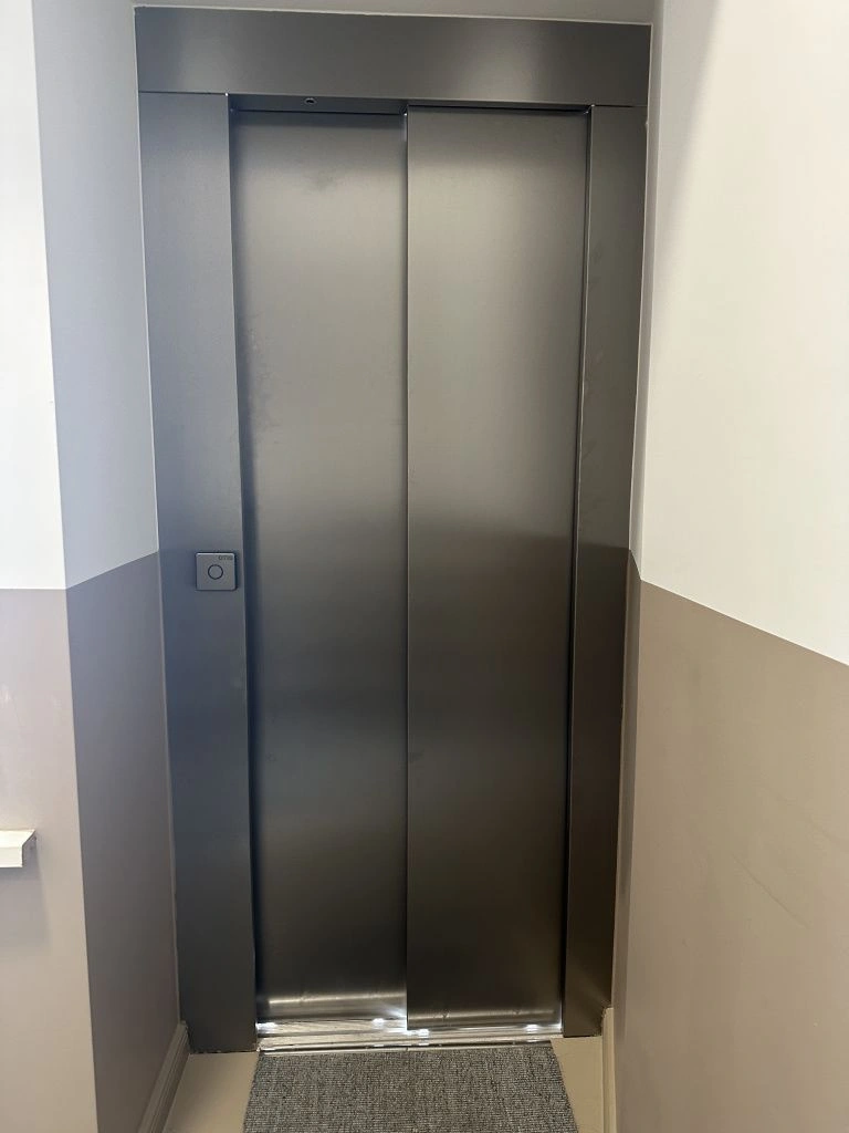 Apartamento 2+1 em um prédio histórico de Berlim