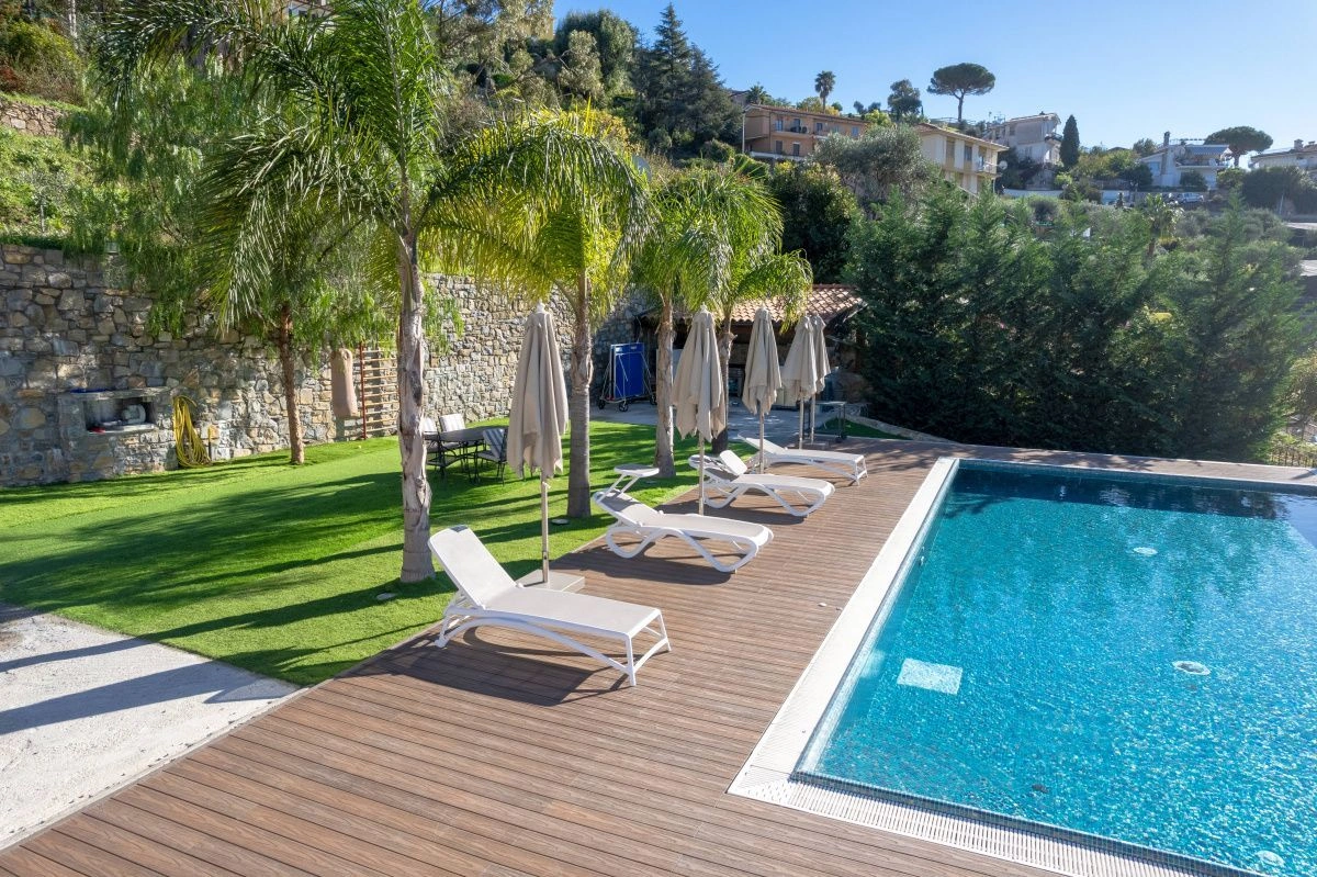 博尔迪盖拉豪华 3+1 别墅