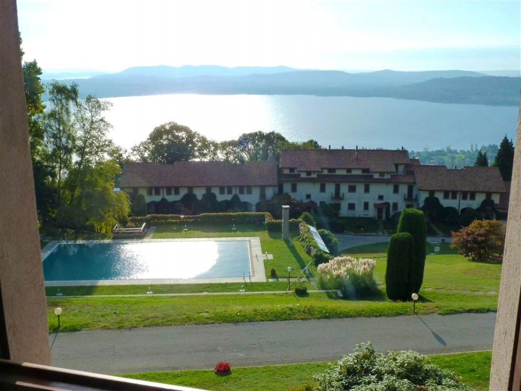 Apartment with 24-hour security and concierge in Leza, Italy