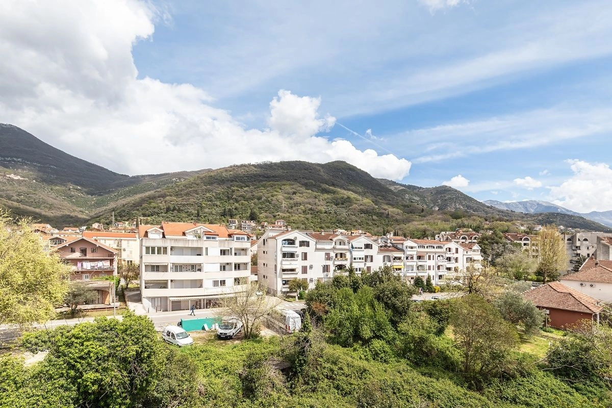 شقة واسعة 75 متر مربع بإطلالات جبلية رائعة