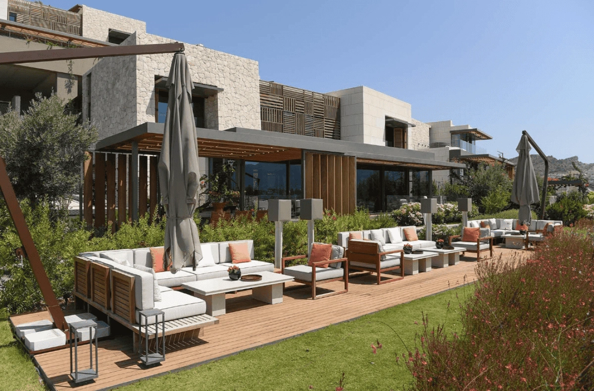 Bodrum'da deniz kenarında lüks 4+1 ev