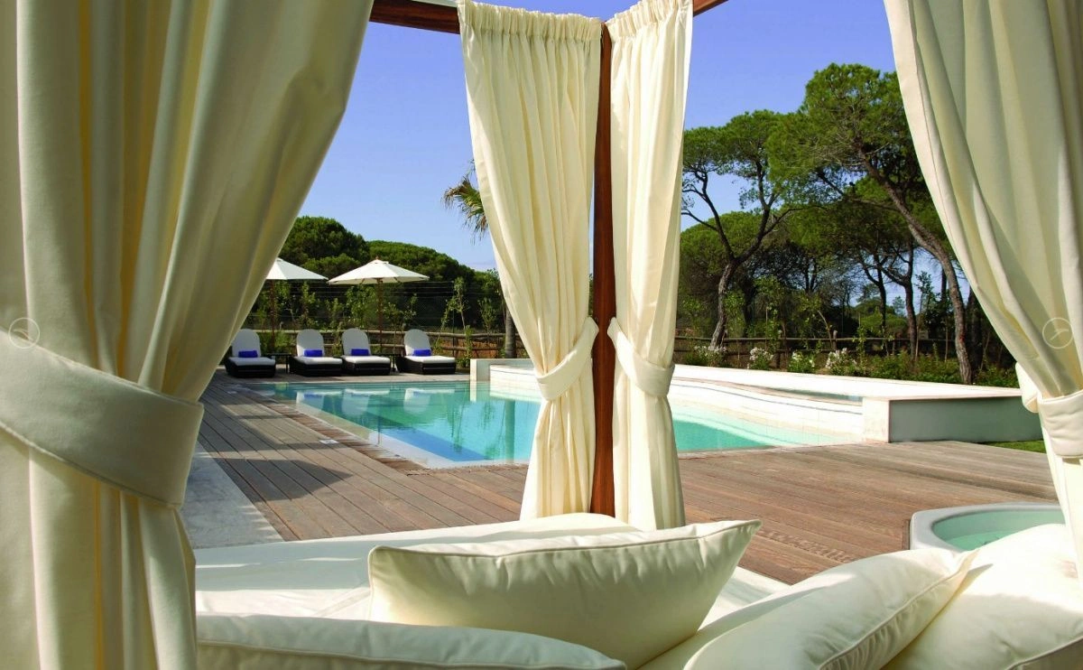 Algarve'de muhteşem manzaralara sahip 3+1 ev