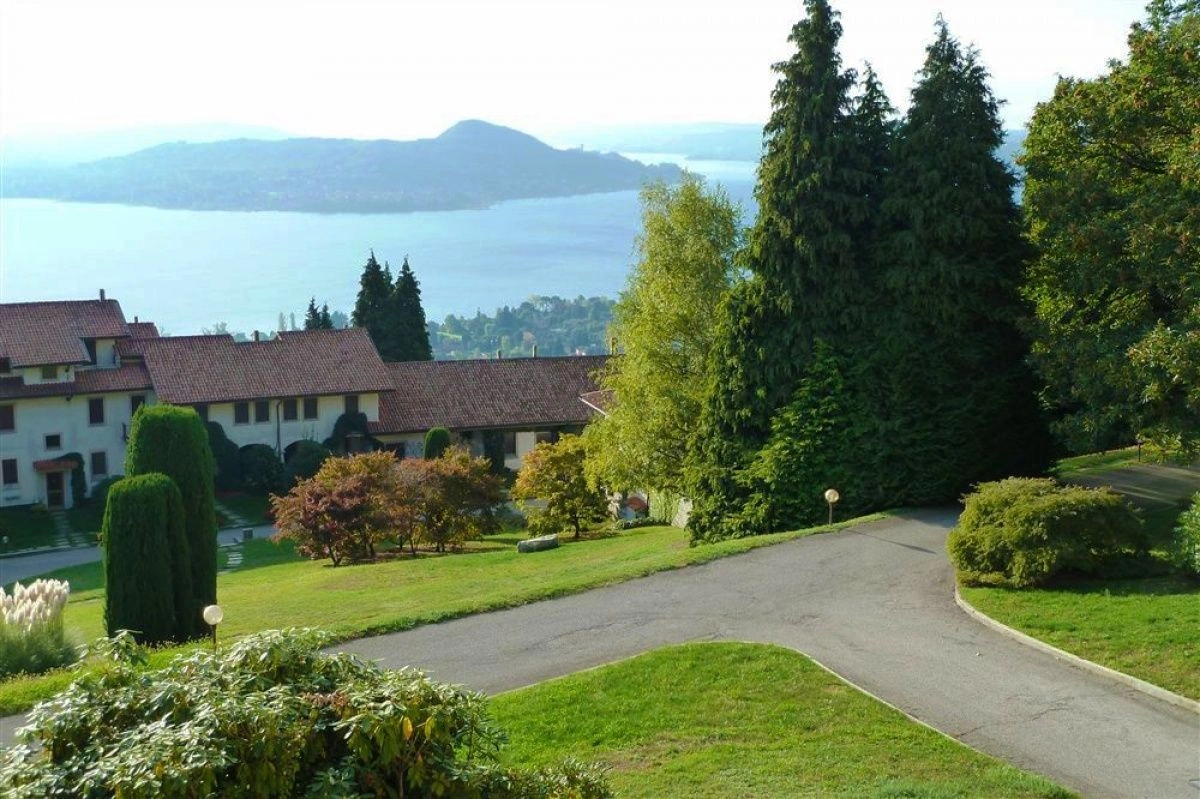 Apartment with 24-hour security and concierge in Leza, Italy