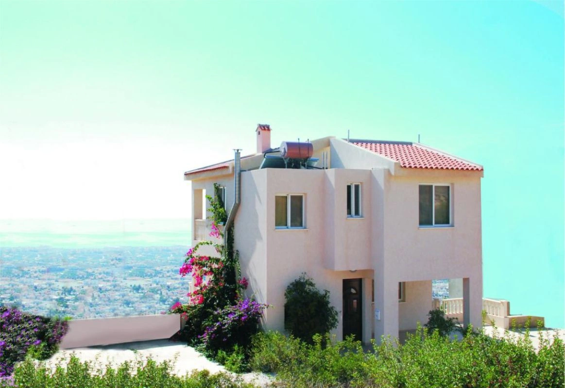 Paphos'ta 245 m2 geniş villalar