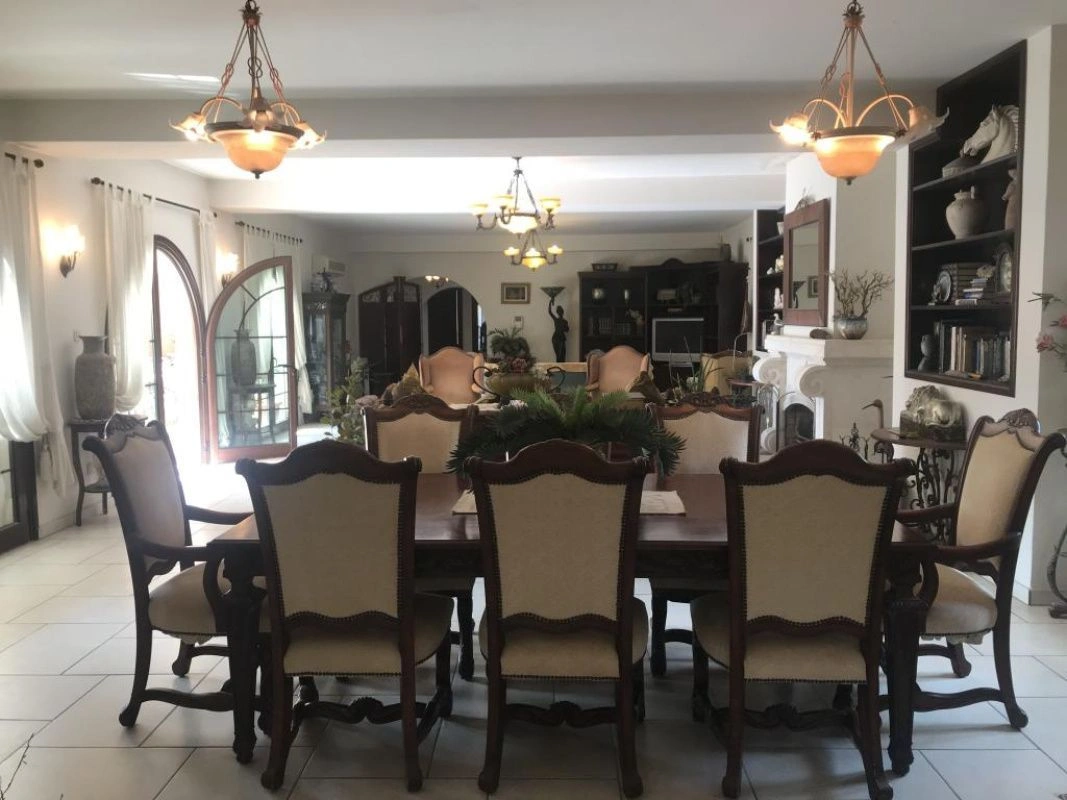 Villa in Larnaca vom Eigentümer für 1000k € ✅ Immobilien in Zypern