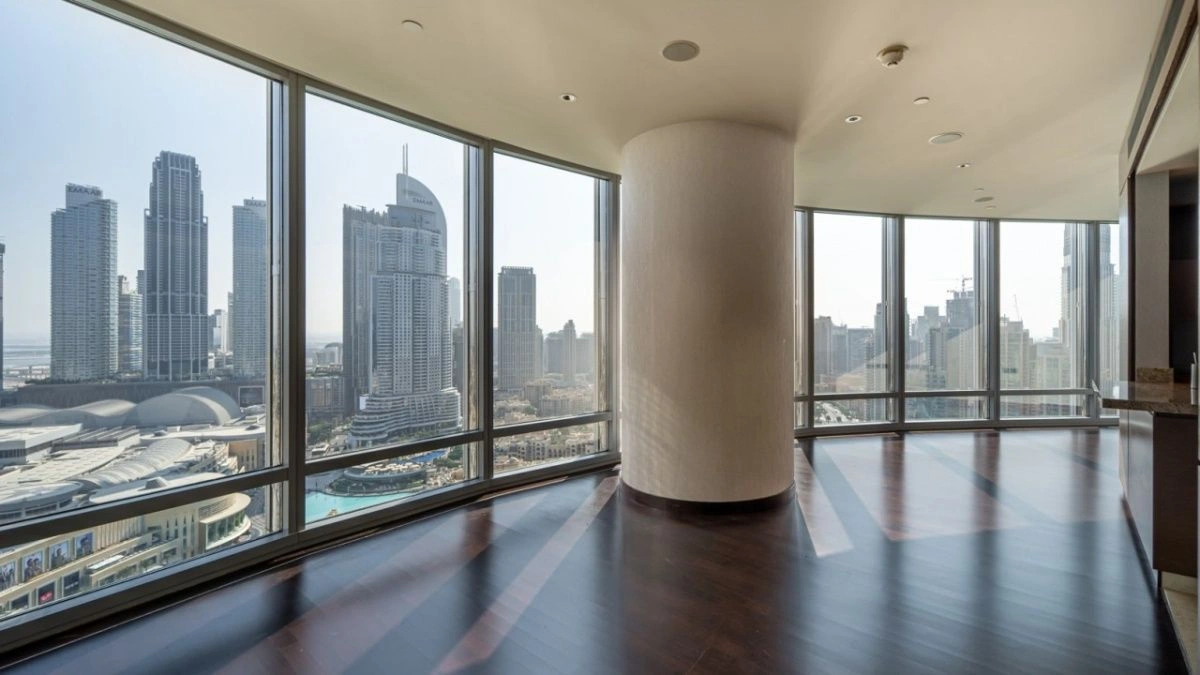 पार्क के पास 144 m2 का विस्तृत अपार्टमेंट