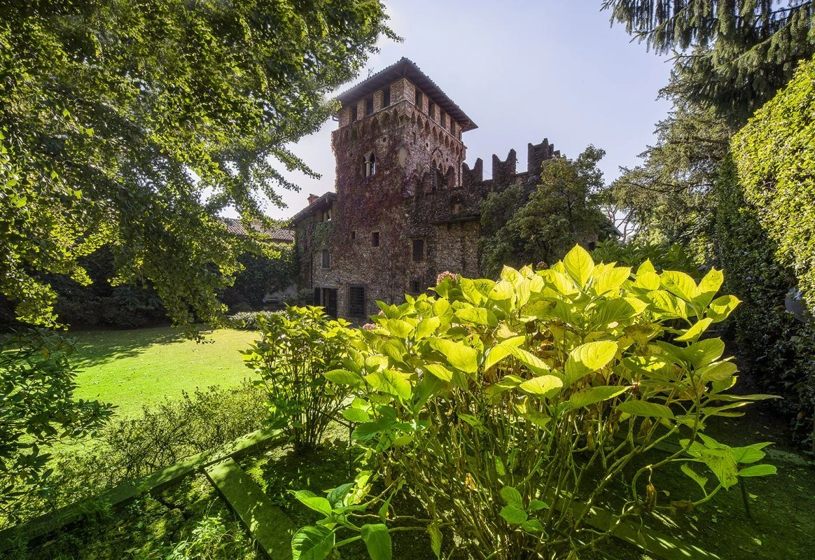 意大利贝加莫带私人花园的6+1城堡