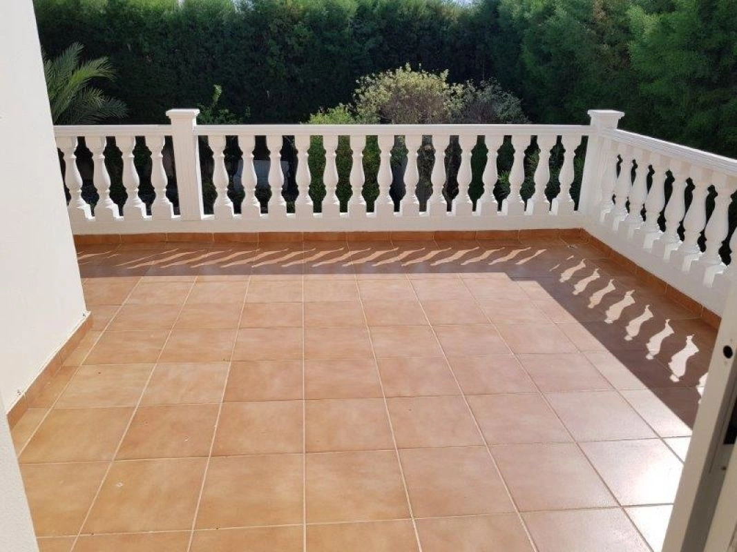 House 200 m2 with private pool in Paphos