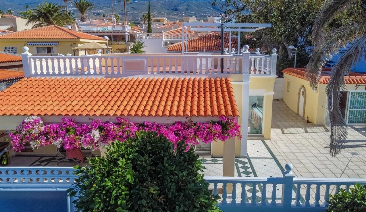 Luxury 3+1 villa on the oceanfront of Tenerife