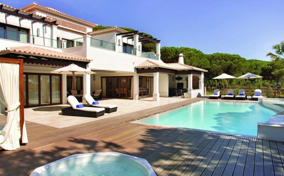 Algarve'de muhteşem manzaralara sahip 3+1 ev