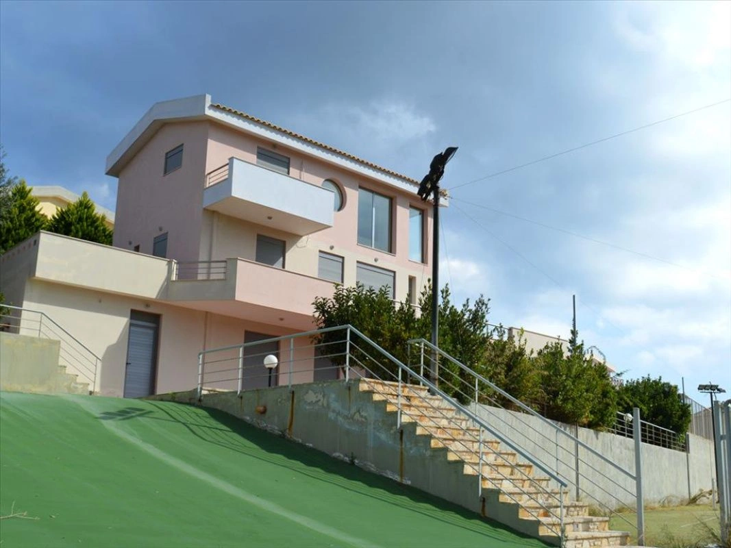 Achetez une villa à Athènes pour 714k € ✅ propriété en Grèce