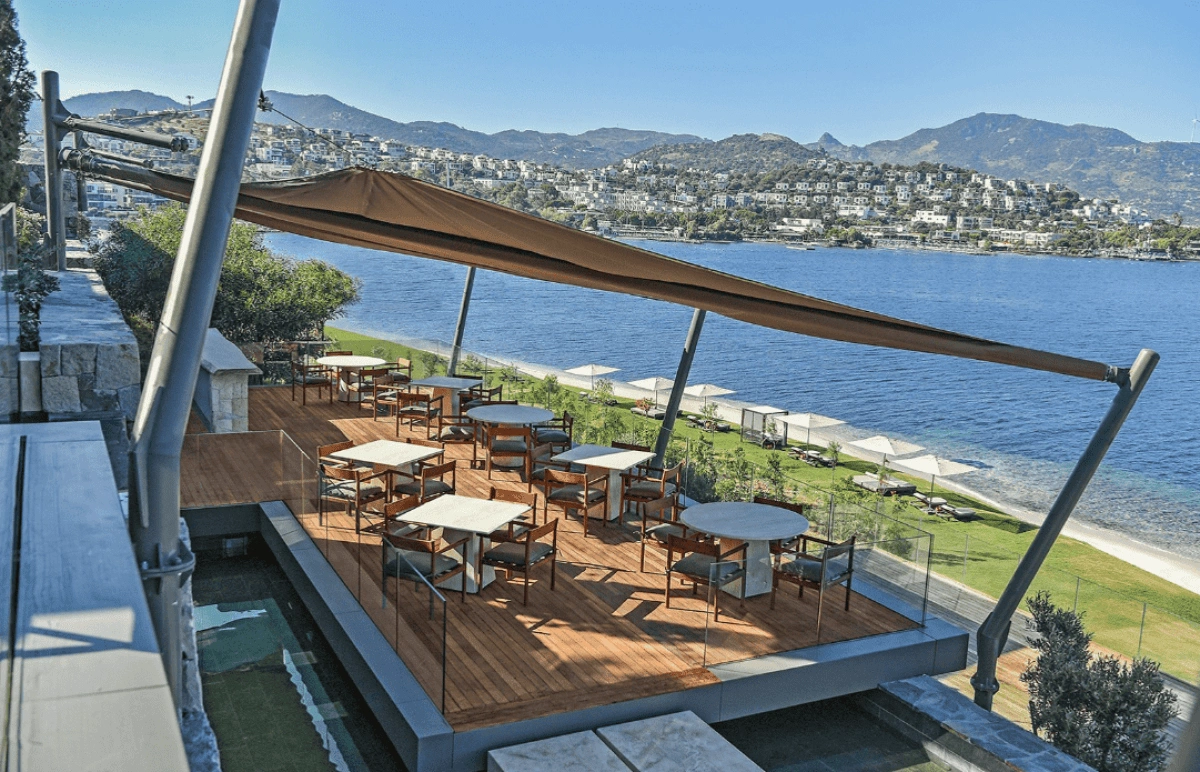 Bodrum'da deniz kenarında lüks 4+1 ev