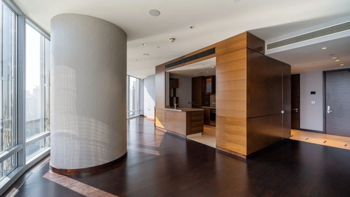 पार्क के पास 144 m2 का विस्तृत अपार्टमेंट