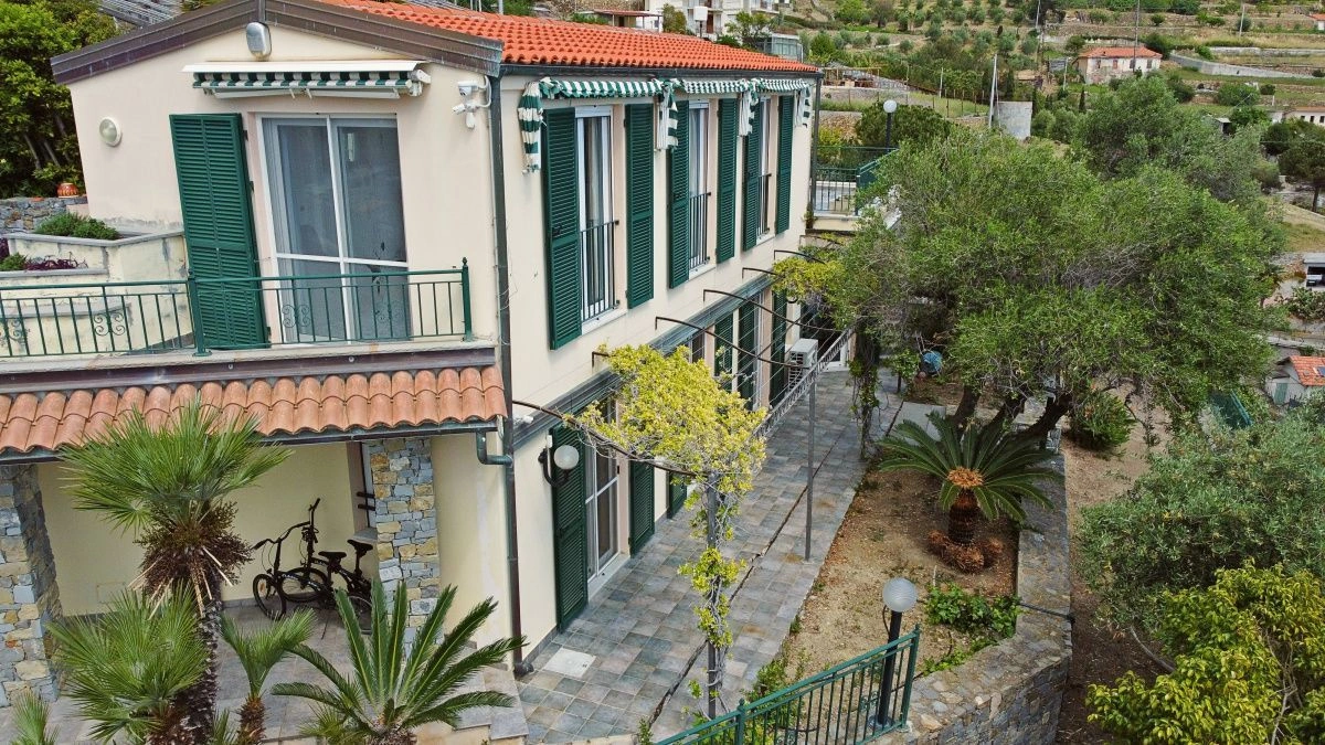 Vila com terraço em Sanremo com vista panorâmica para o mar, Itália