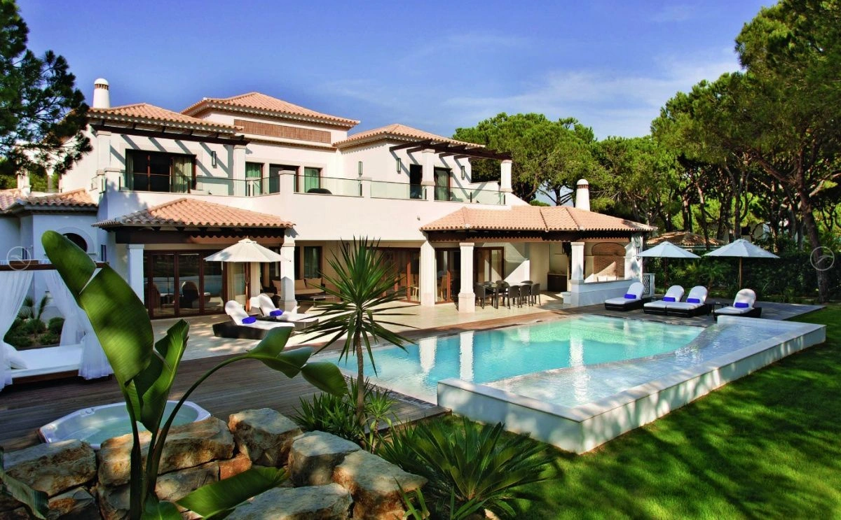 अल्गरवे, पुर्तगाल में शानदार नज़ारे वाला 300 m2 का विला