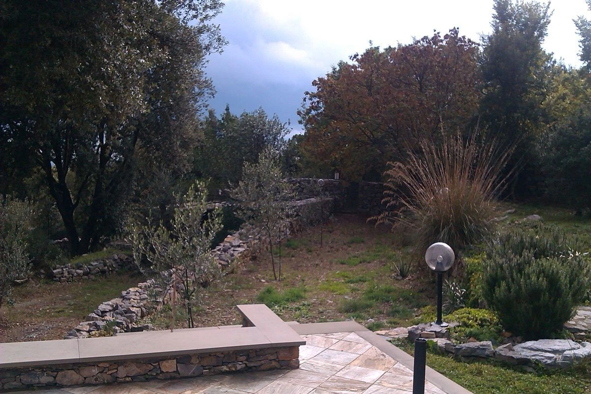 Şık 4+1 yazlık ev Portovenere'de