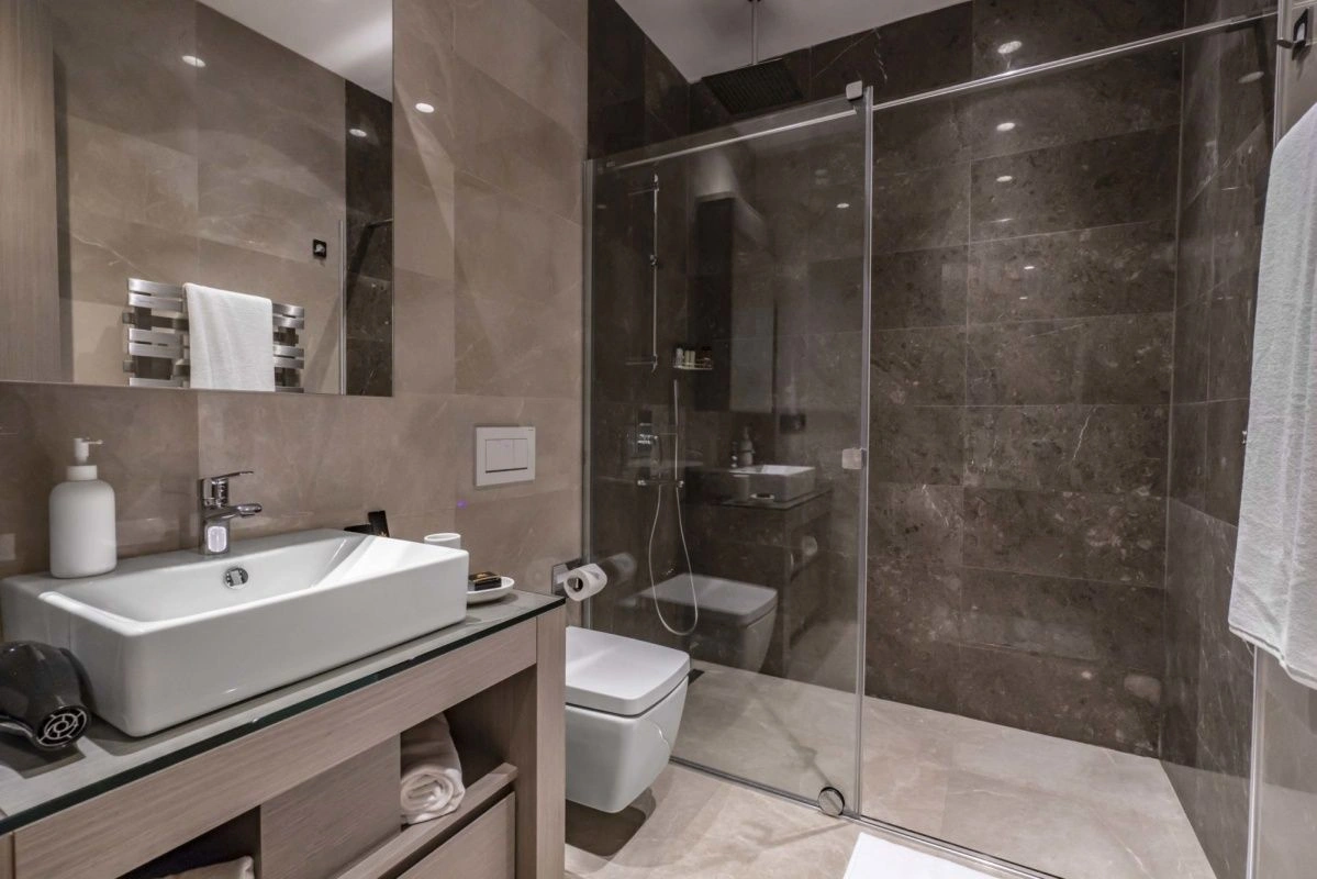 समुद्र के किनारे बद्रुम में नई लग्ज़री विला