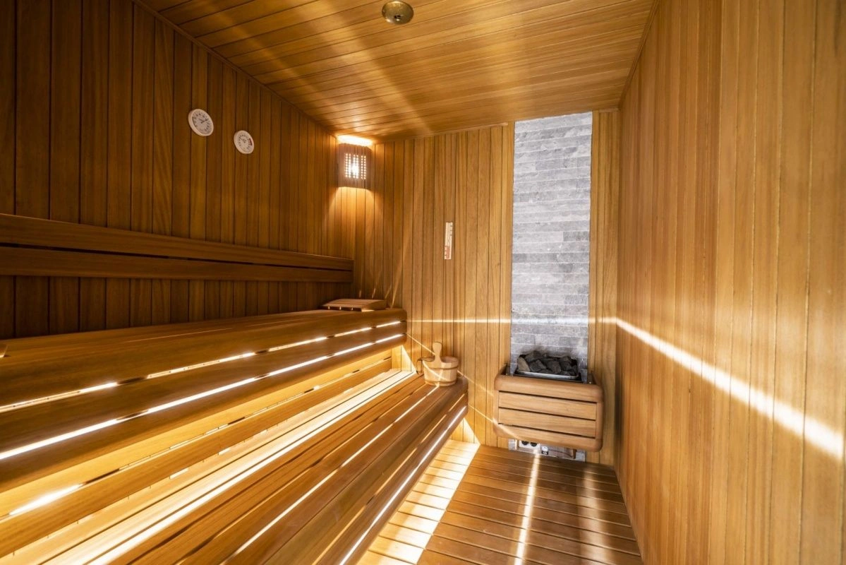 समुद्र के किनारे बद्रुम में नई लग्ज़री विला