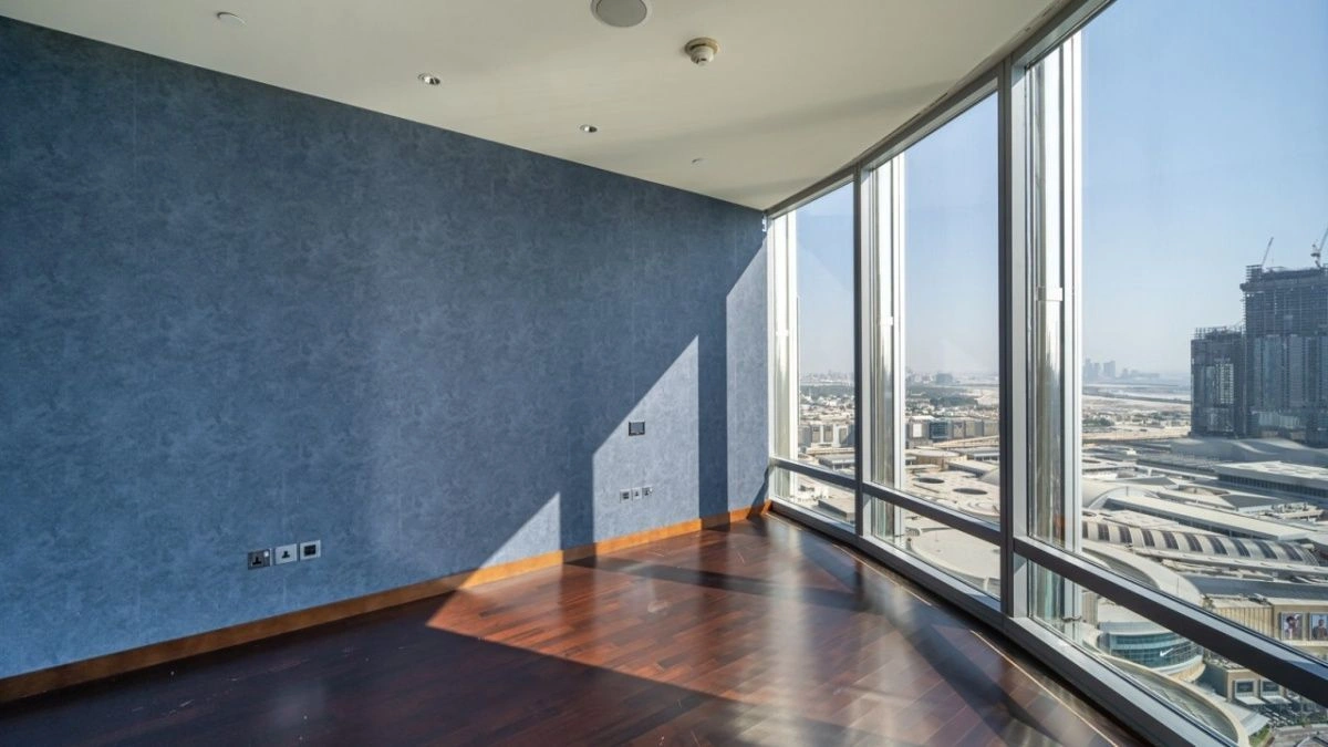 पार्क के पास 144 m2 का विस्तृत अपार्टमेंट