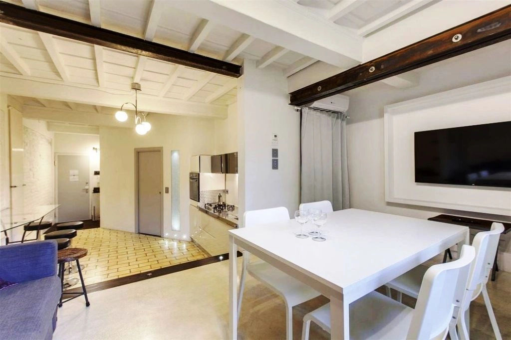 Income apartment 80 m2 in the center of Florence