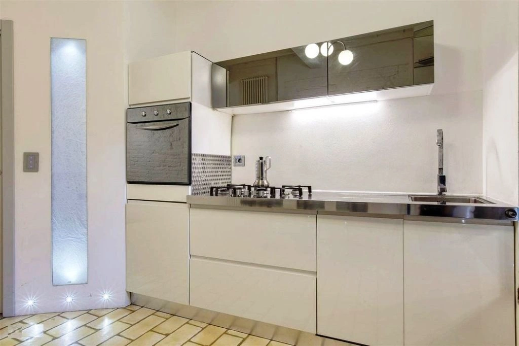Income apartment 2+1 in the center of Florence