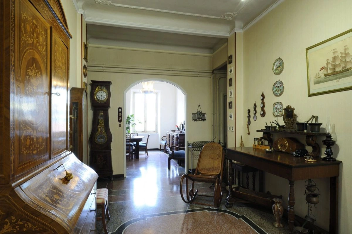 شقة 180 م2 في مركز ألاسيو