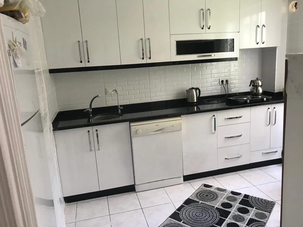 तुर्की, अलान्या में स्विमिंग पूल वाले कॉम्प्लेक्स में समुद्र के किनारे अपार्टमेंट, 95 m²