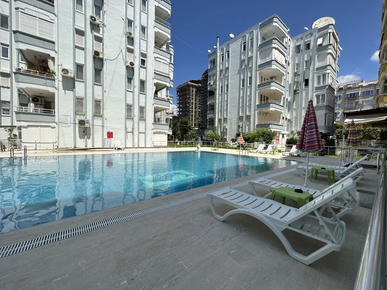 तुर्की, अलान्या में स्विमिंग पूल वाले कॉम्प्लेक्स में समुद्र के किनारे अपार्टमेंट, 95 m²