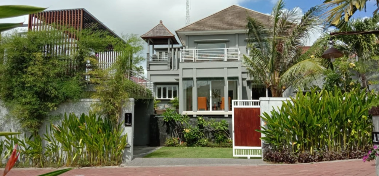 Luxury villa 250 m2 in Ungasan